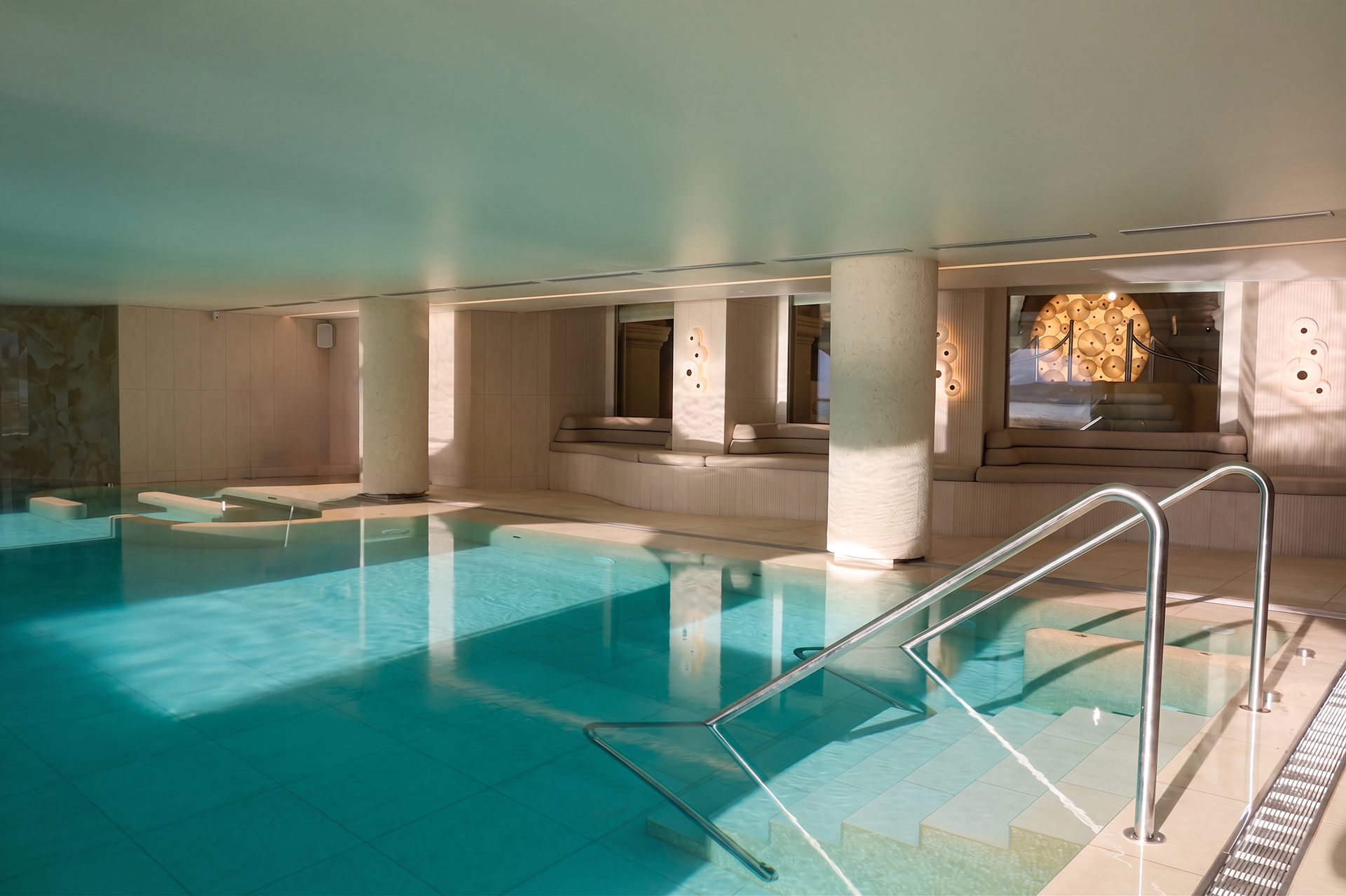 Piscine intérieure